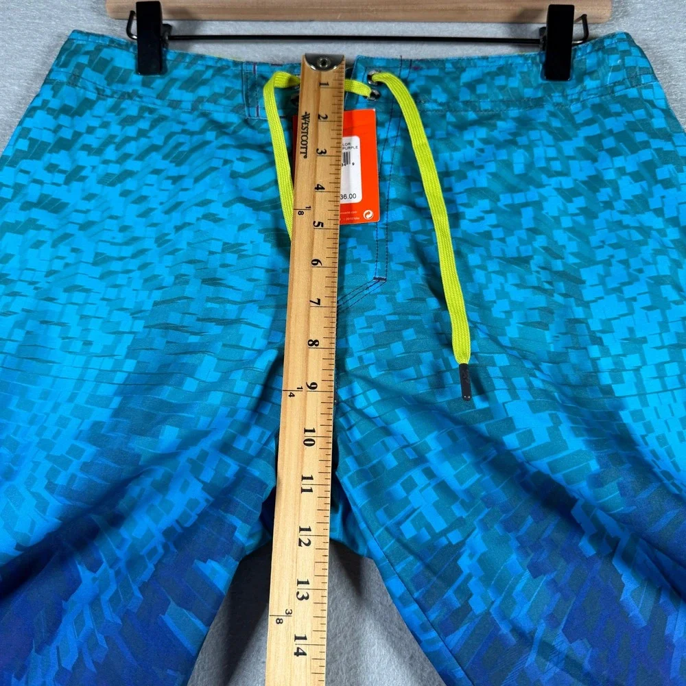 Nike 6.0 Boys Size 20 Board Shorts Blue Purple Geometric Ombre Swim Trunk 975485